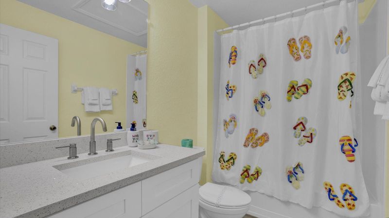 Two Twins Bathroom 2 Upstairs
(Tub/Shower Combo)