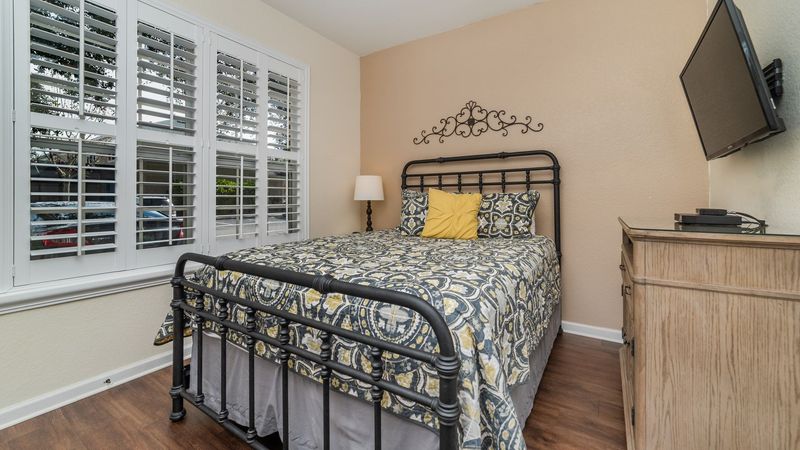 King Bedroom 3 Downstairs
Shared Bathroom
The queen bed has been changed to a king bed,