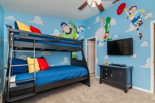 Twin/ Double Suite Bunk Bedroom 2 (Angle)
42" TV