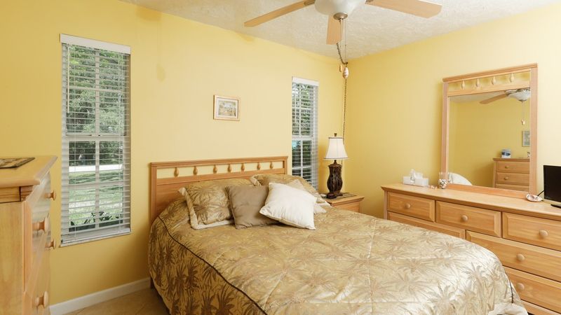 Queen bedroom with