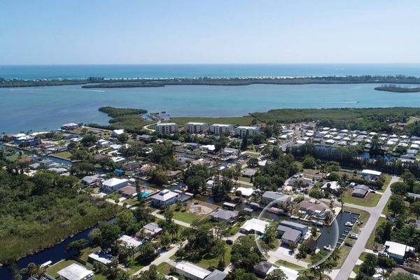 Aerial house location to Lemon Bay and Gulf of Mexico just beyond