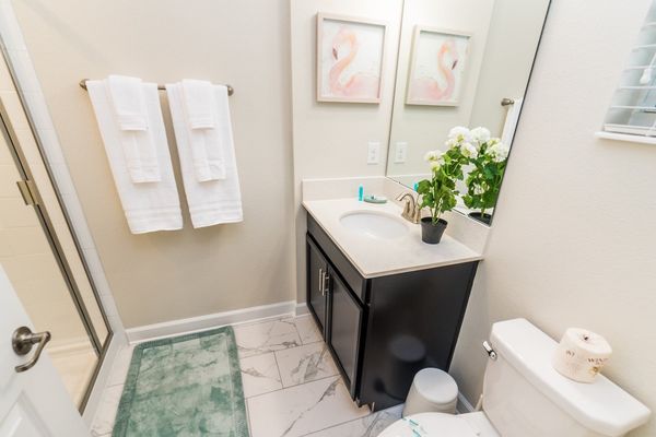 Master Bathroom 2 Upstairs
Shower