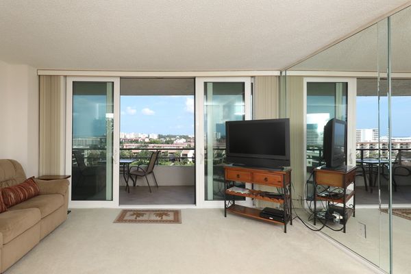 Living Room Angle
42" Smart TV