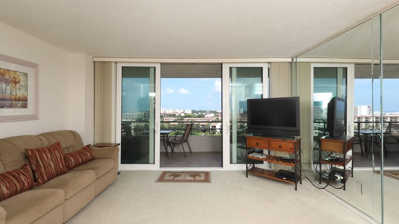 Living Room Angle
42" Smart TV