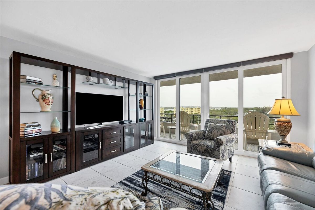 Beautiful 2 bedroom, 2 bathroom condo on Siesta Key Island