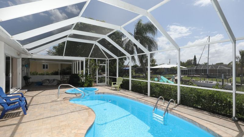 PoolPool & spa overlooking canal