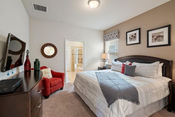 Master King Bedroom 1 Downstairs Attached Bathroom