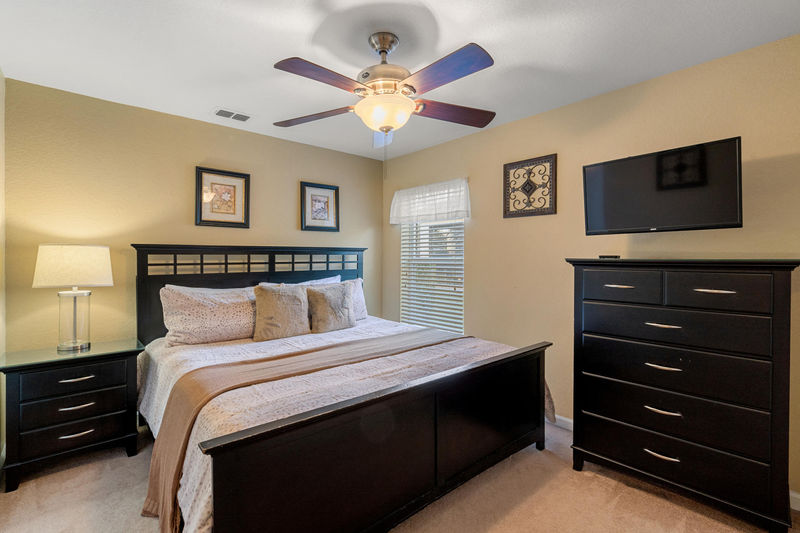 King Suite Bedroom 3 Downstairs 32" TV