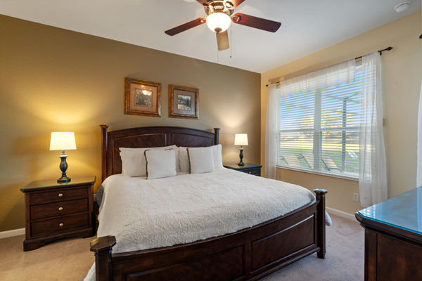 Master King Bedroom 2 Downstairs Attached Bathroom