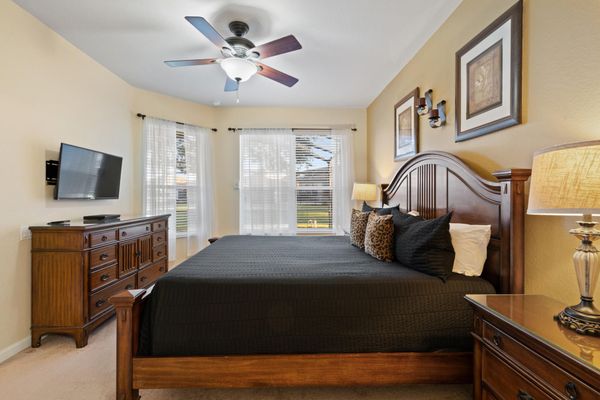 Master King Bedroom 1 Downstairs 40" TV