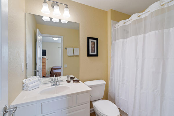 Two Twins Bathroom 4 Tub/Shower Combo