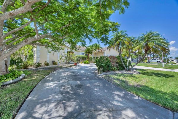 Gorgeous 3 bedroom, 2 bathroom waterfront home in Punta Gorda with private pool and boat dock