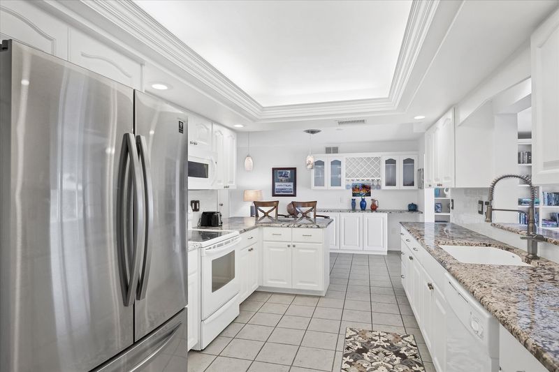 Fully-equipped kitchen