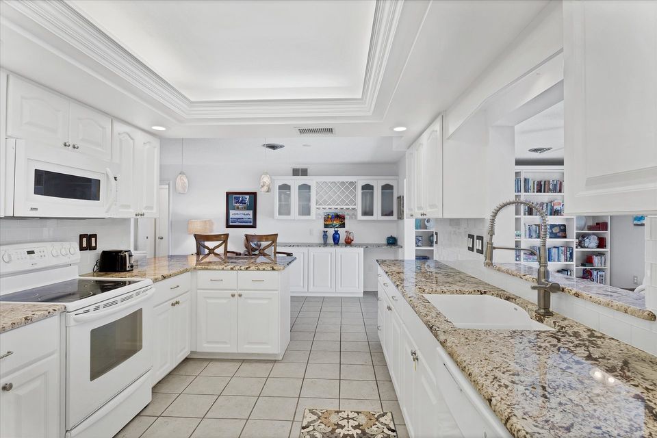 Fully-equipped kitchen