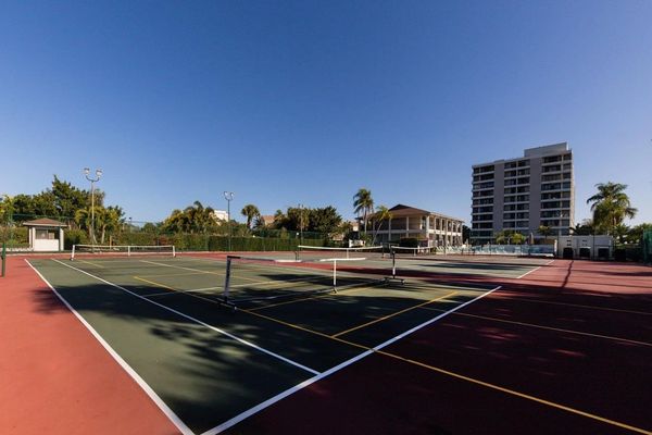 Tennis & Pickleball Courts