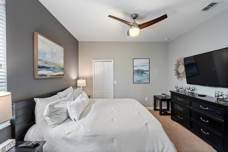 Master King Bedroom 2 60" TV