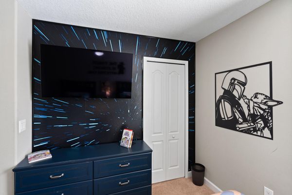 Two Twins Bedroom 4 48" Smart TV