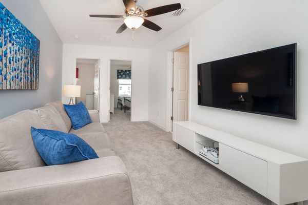 Loft 
55" Smart TV-Xbox 1 S