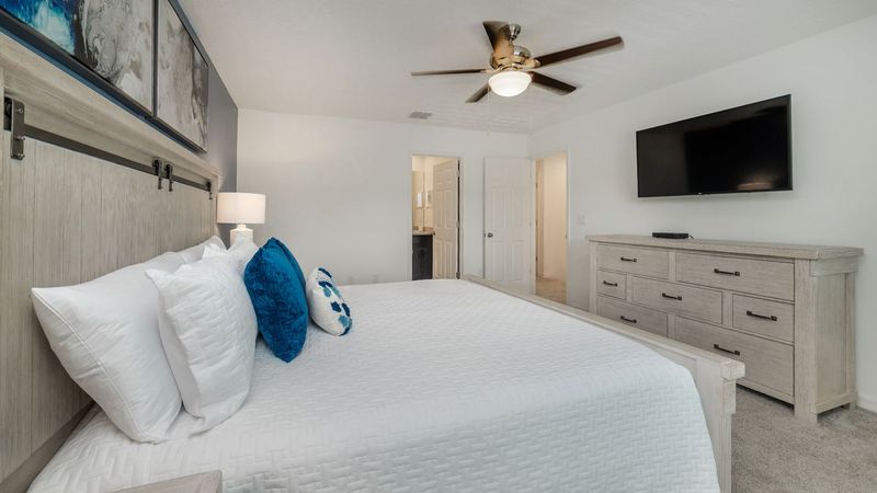 Master King Bedroom 1 (Angle)
50" Smart TV