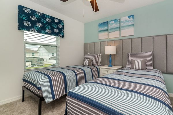 Twin/Twin Bedroom 3 Upstairs