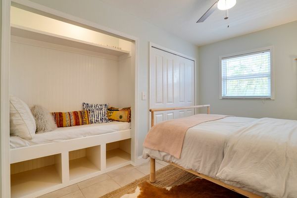 Bedroom 2 - Queen Bed