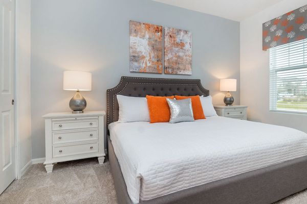 King Bedroom 3
Downstairs