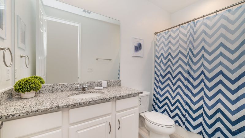 Hall Bathroom Upstairs
Tub/Shower Combo