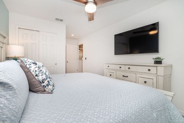 King Suite Bedroom 3 (Angle)
55" Smart TV