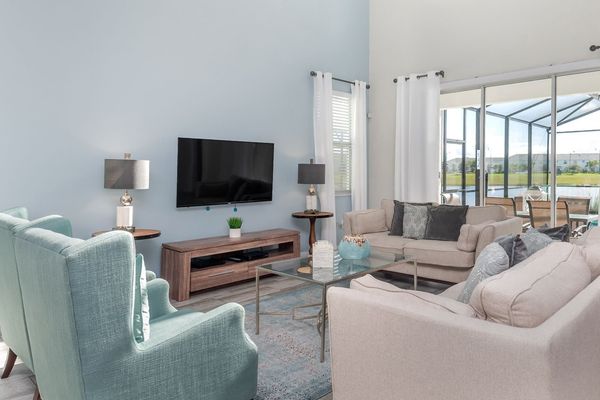 Living Room (Angle)
55" TV Blu-Ray