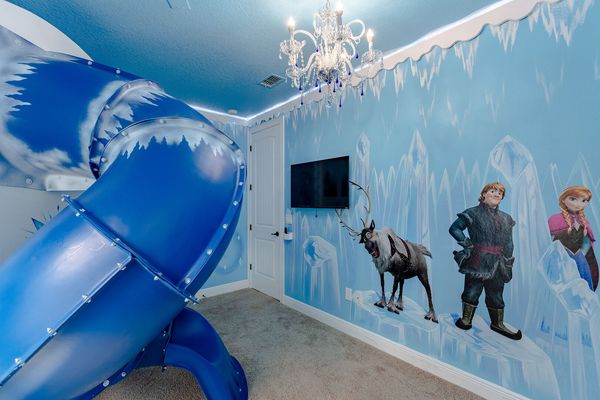 Enjoy after a long day by watching a movie on the 40-inch SMART TV