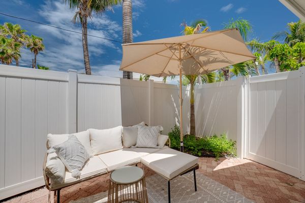 Front Lanai