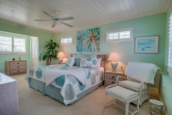 Upstairs Primary Bedroom - King Bed