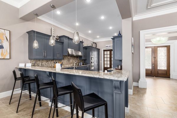 Plenty of comfortable seating and barstool seating for 5