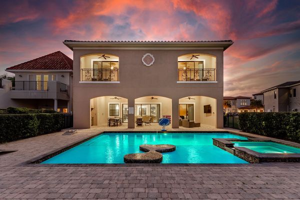 A sun shelf with fountains feature ideally for the kids to play