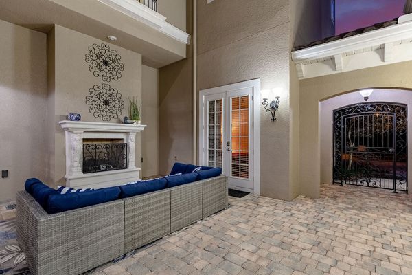 Disclaimer: Fireplace(s) not allowed for guest use, homeowner use only.