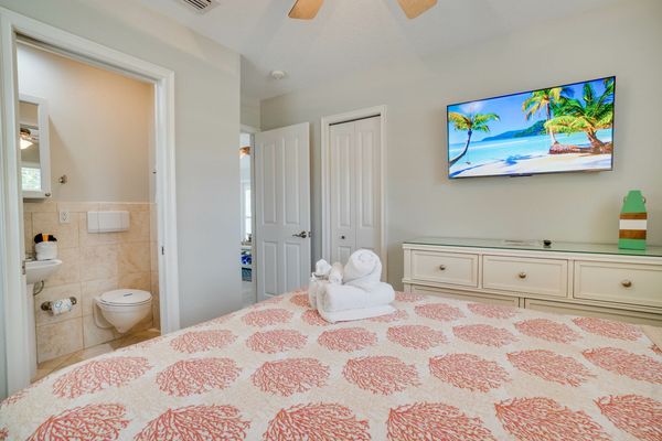 North Bedroom 2 - Queen Bed