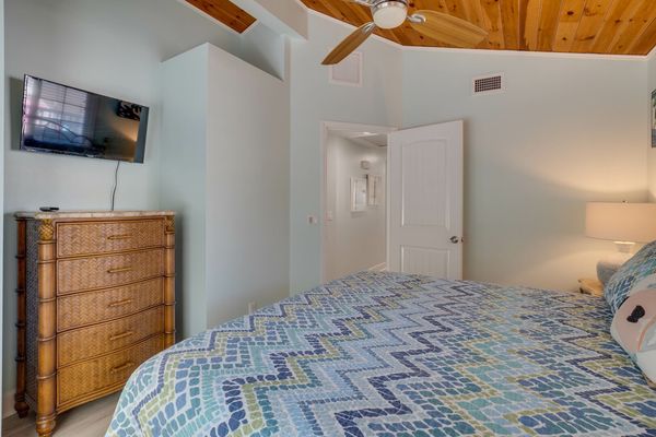 Bedroom 2 - King Bed