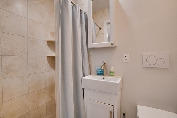 North Bathroom 2