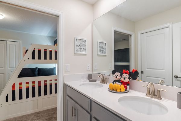 Shared Bathroom 3 Upstairs
SHOWER
