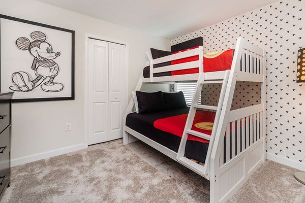 Twin/Full Bunk Bedroom 4
Shared Bathroom
Mickey