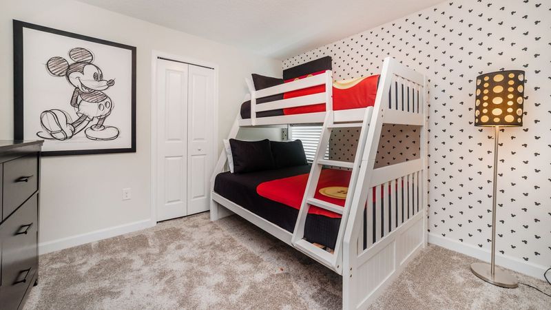 Twin/Full Bunk Bedroom 4
Shared Bathroom
Mickey