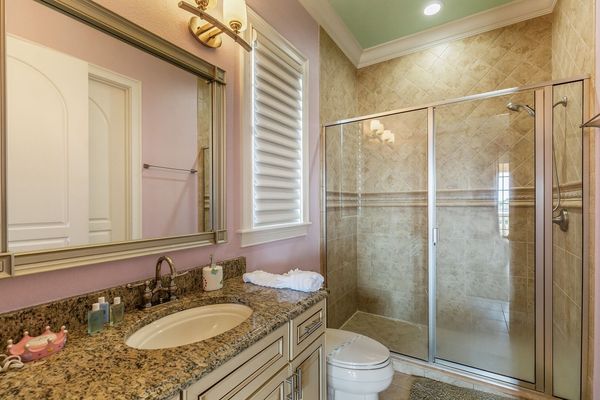 Ensuite bathroom