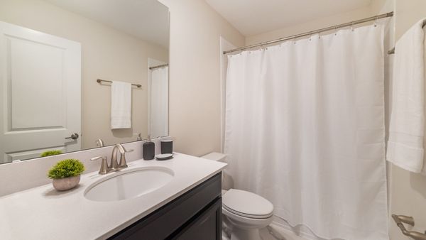Hall Bathroom 3 Upstairs
Tub/Shower Combo
