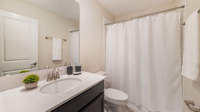 Hall Bathroom 3 Upstairs
Tub/Shower Combo