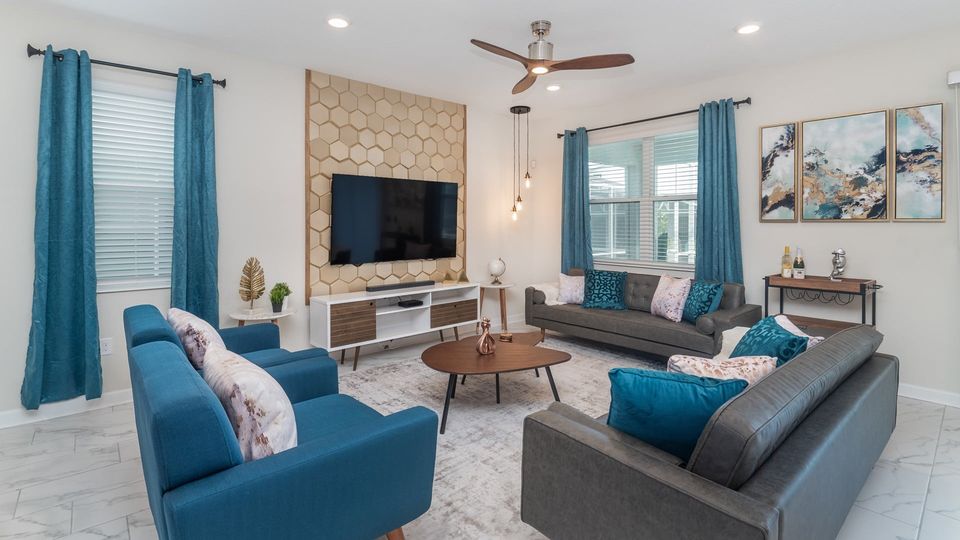 Living Room
70" Smart TV + Sound Bar