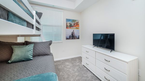 Twin/Full + Twin Trundle Bunk Bedroom 2 (Angle)
32" Smart TV