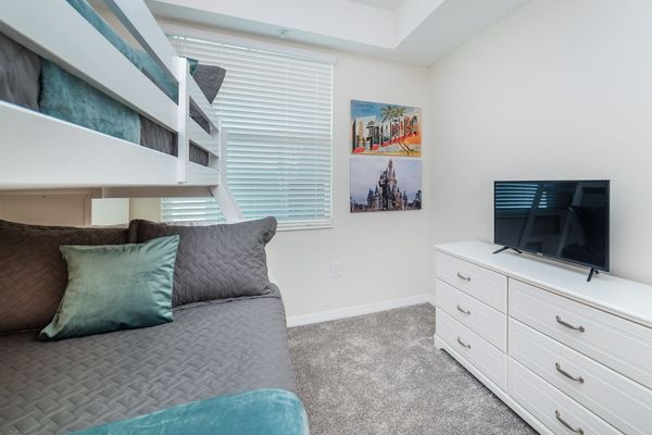Twin/Full + Twin Trundle Bunk Bedroom 2 (Angle)
32" Smart TV