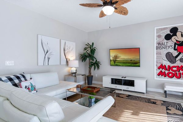 Living Room
55" Smart TV