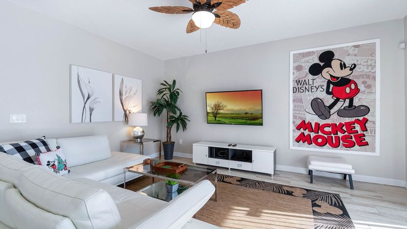 Living Room
65" Smart TV