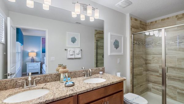 King Suite Bathroom 2
Shower